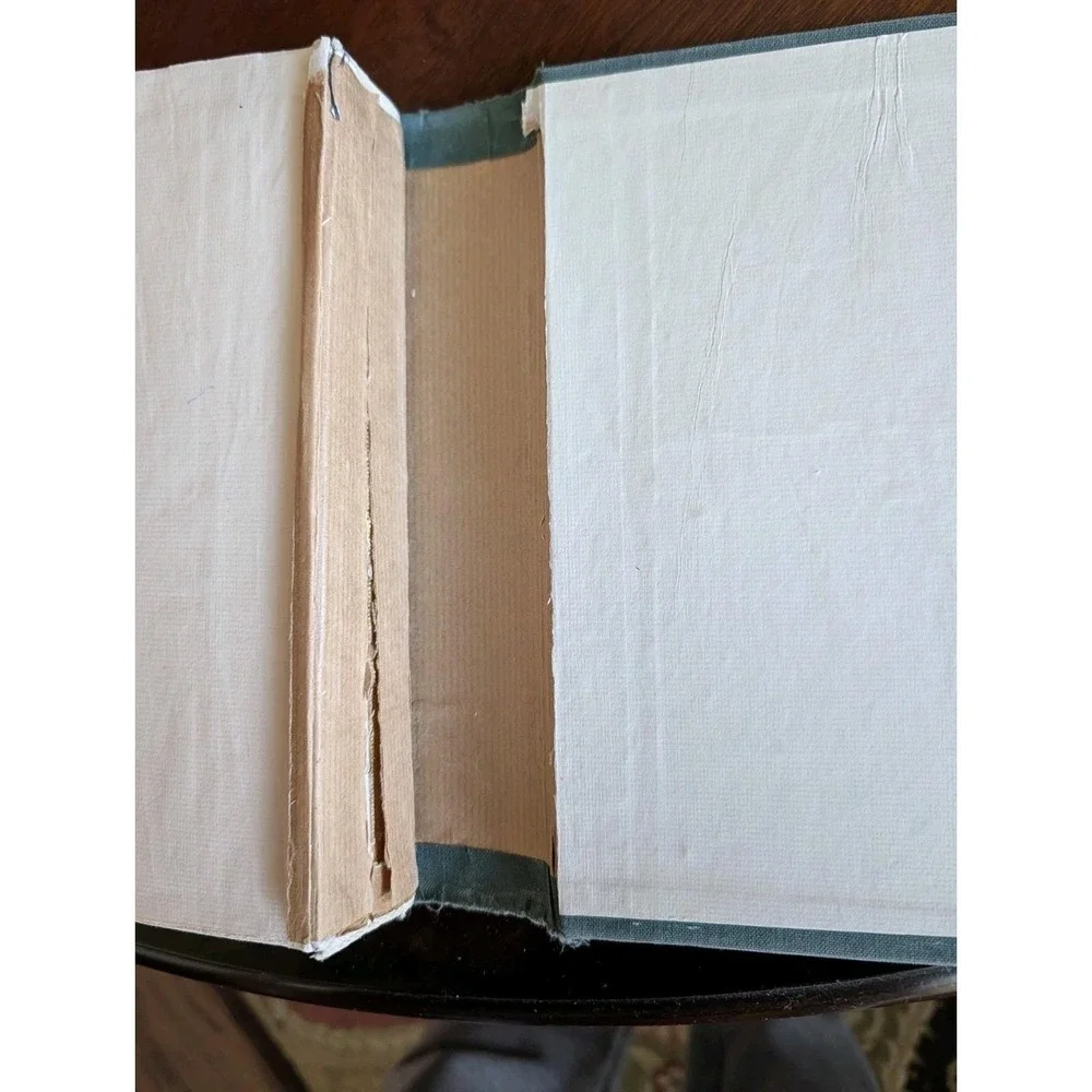 Vintage The Living Bible Paraphrased Red Letter Edition 1976 Tyndale Hardcover